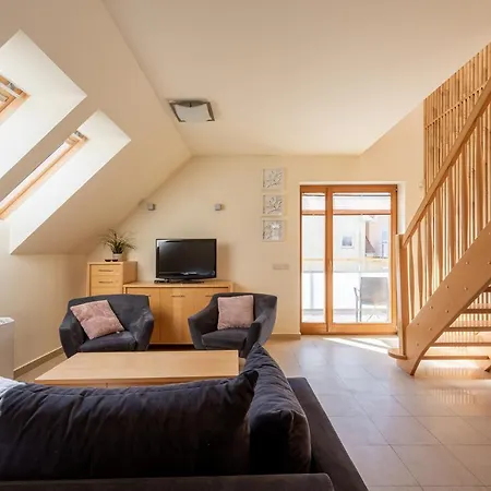 Nadmorski Z Balkonem Blisko Plazy By Renters Lägenhet *