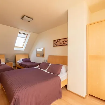 Nadmorski Z Balkonem Blisko Plazy By Renters Lägenhet